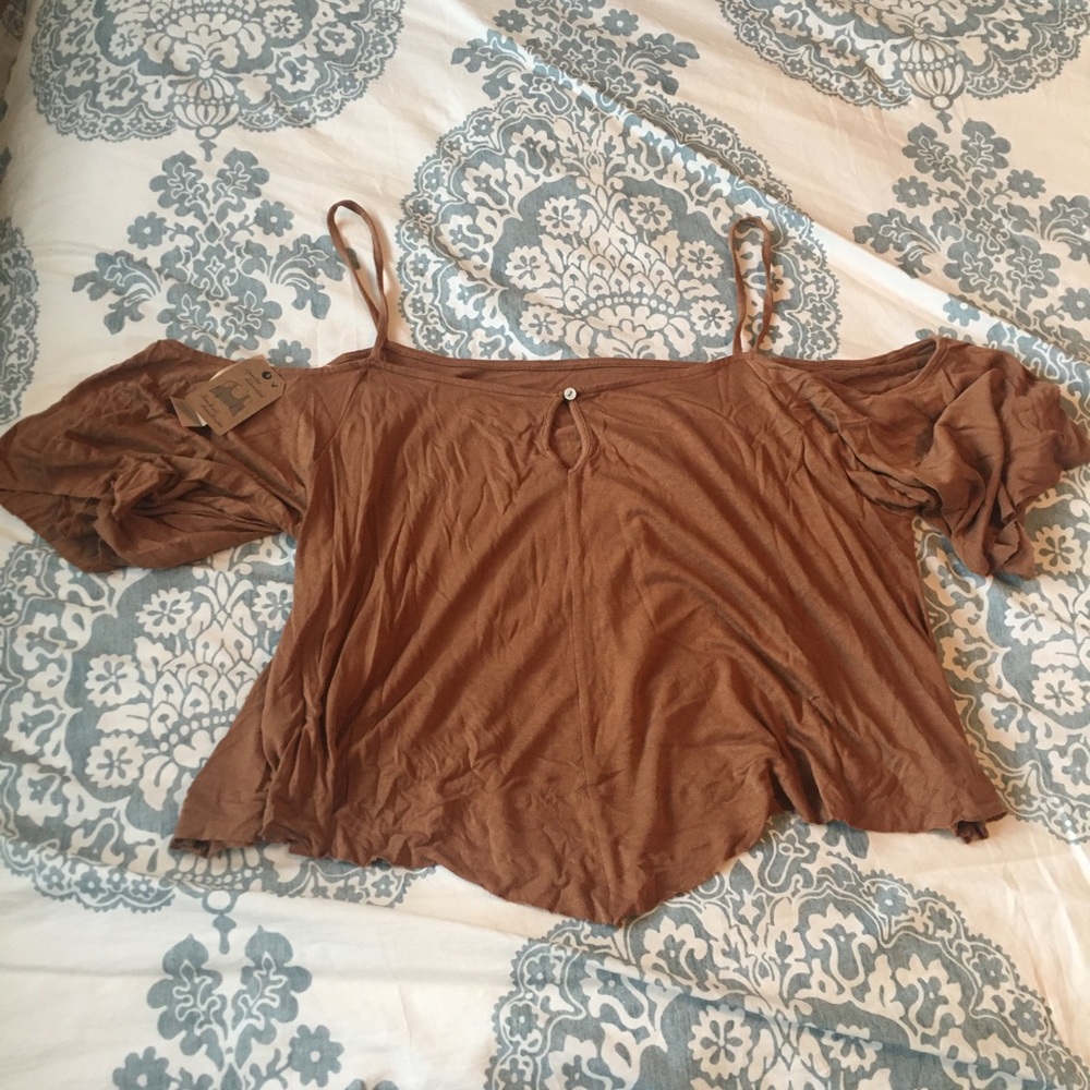 Open Shoulder Top - Picture 2 of 6